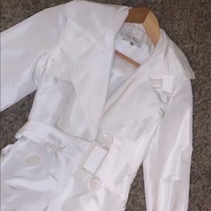 Like New,  Woman Trench Coat !!!